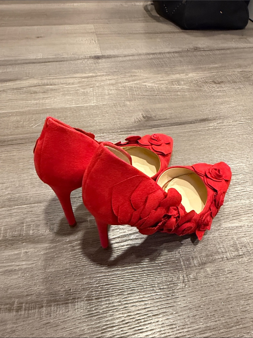 Jessica Simpson Red Floral Suede Pointed Pumps - Picture 6 of 6